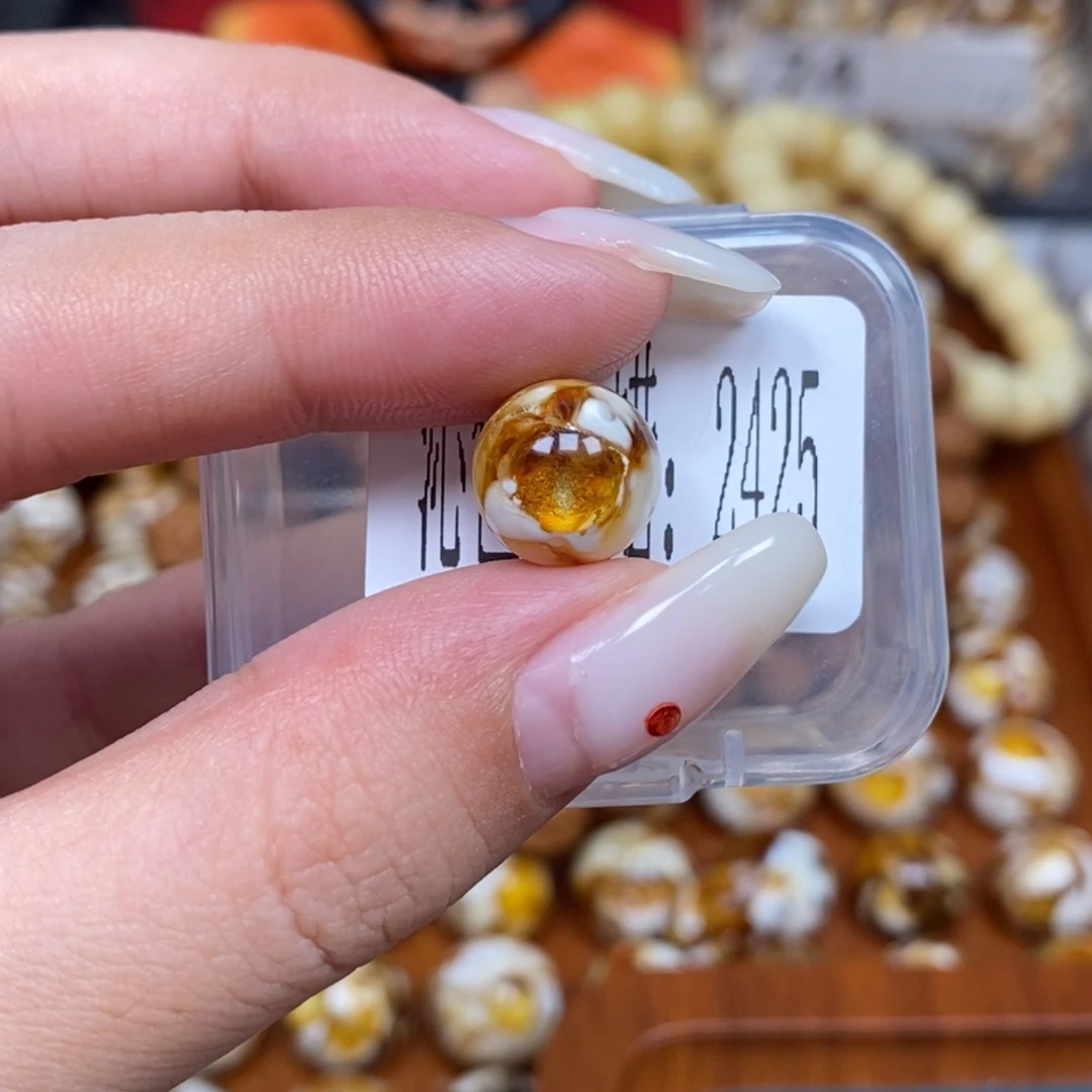 蜜蜡未镶嵌珠宝奇石2425