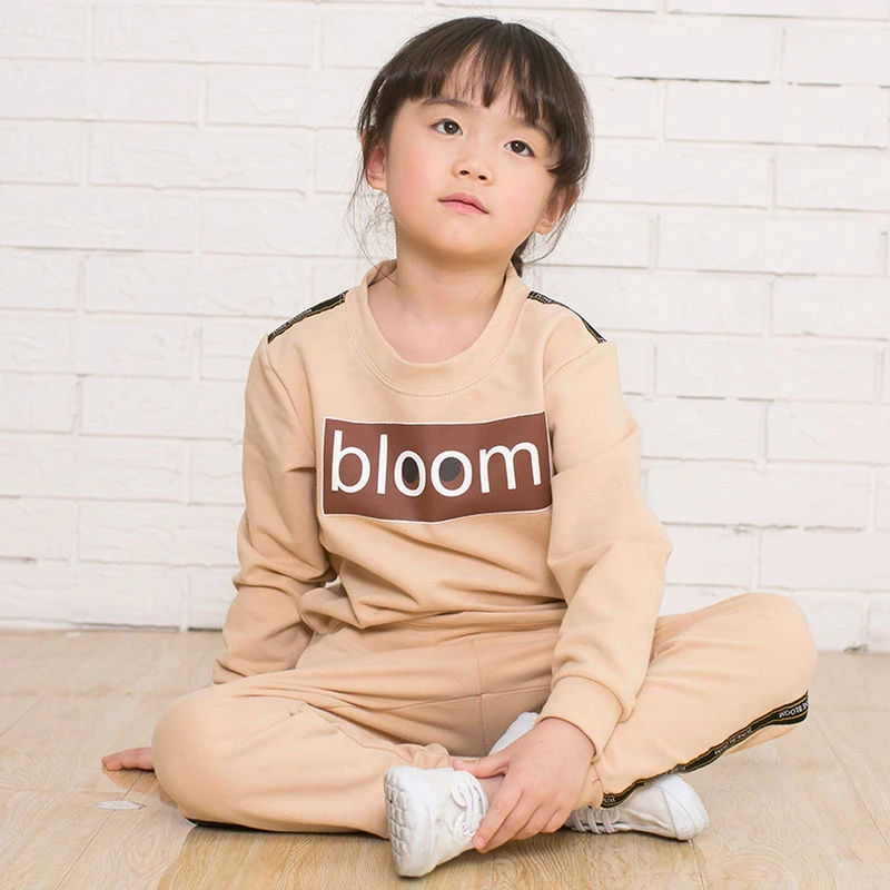 01儿童春秋新款运动版休闲百搭圆领卫衣套装