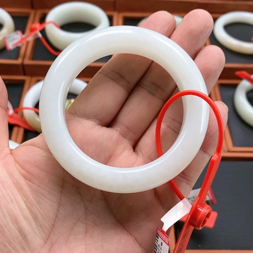 【闪购商品】未镶嵌手镯和田玉小***小