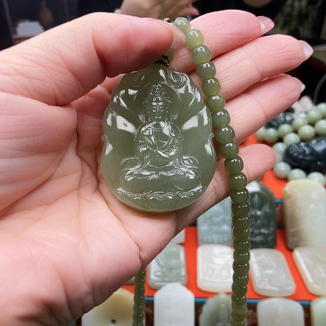 深***！和田玉未镶嵌颈饰