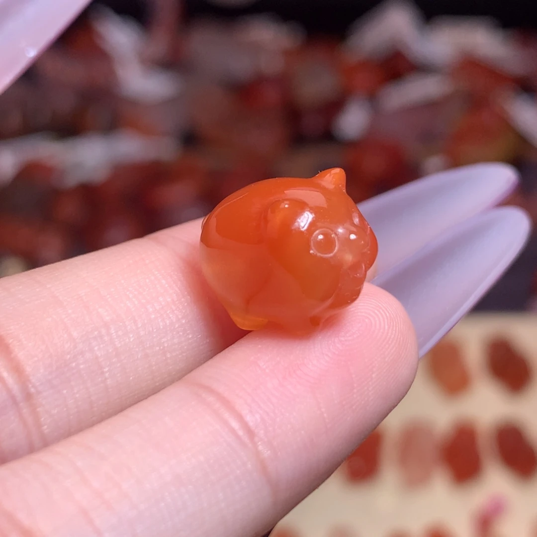 南红玛瑙未镶嵌珠宝半成品小猪