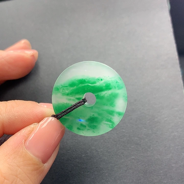 石英质玉颈饰未镶嵌林*