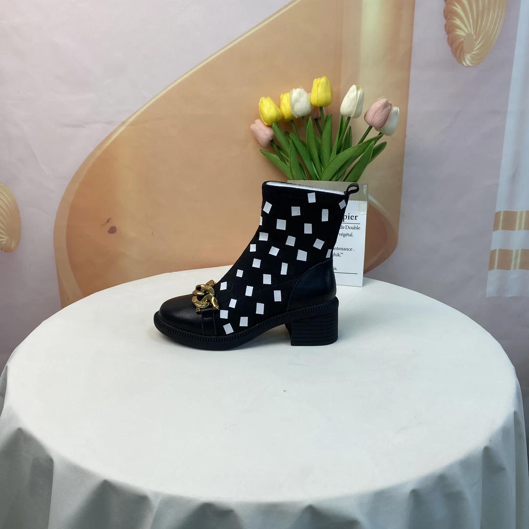 T219-6秋冬时尚气质百搭粗跟单里短靴F