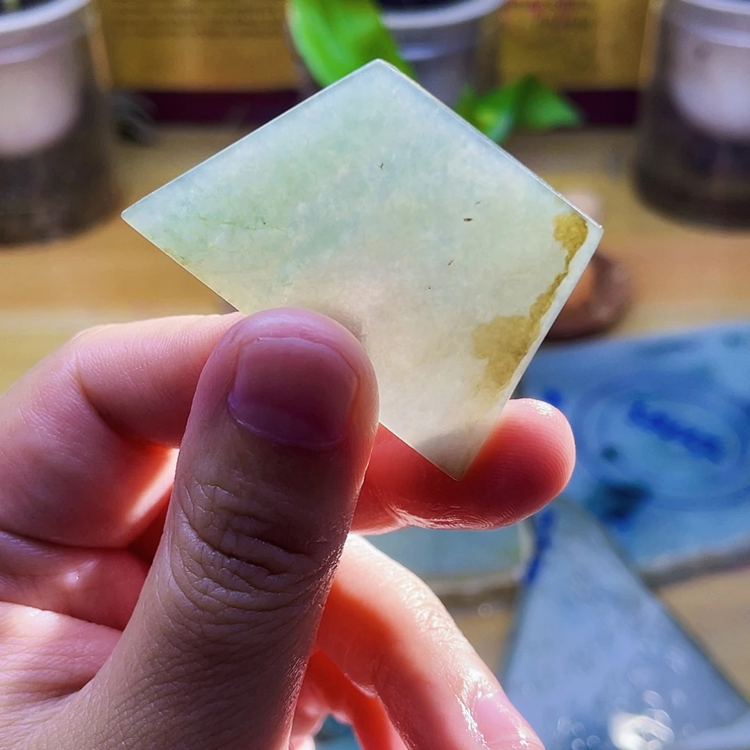 翡翠未镶嵌颈饰毛料29