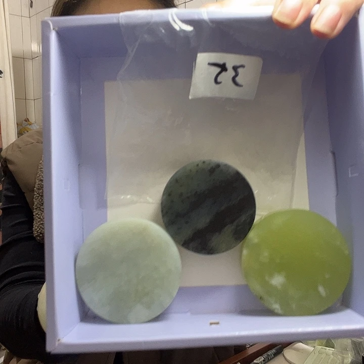 蛇纹石玉未镶嵌天然岫玉珠宝未镶嵌微瑕款