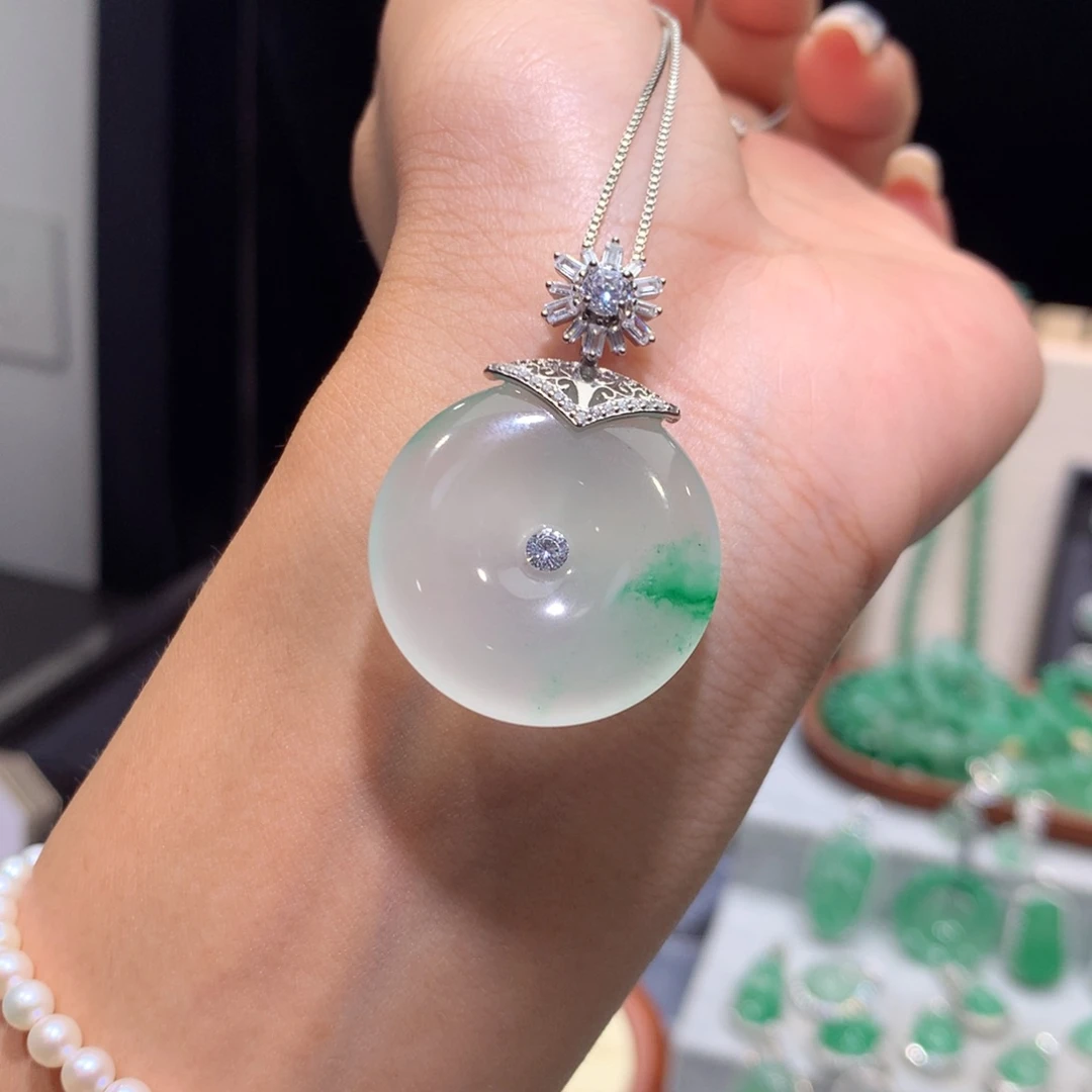 颈饰银S925镶嵌石英质玉（非洲翠）