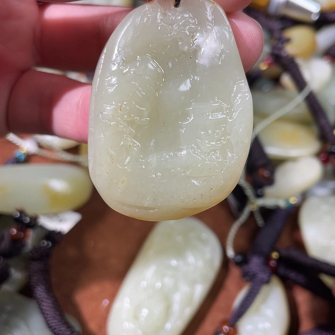 和田玉未镶嵌颈饰