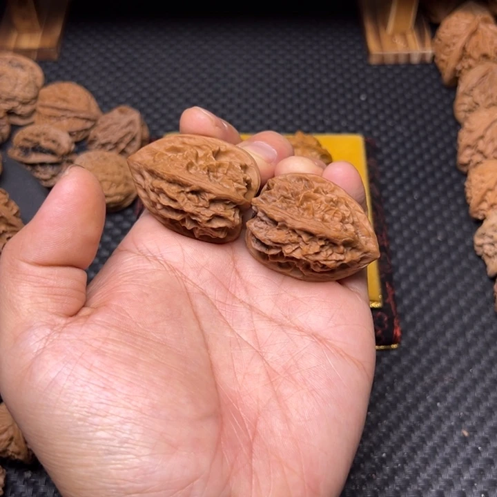 吊坠文玩核桃龙骨鸡心