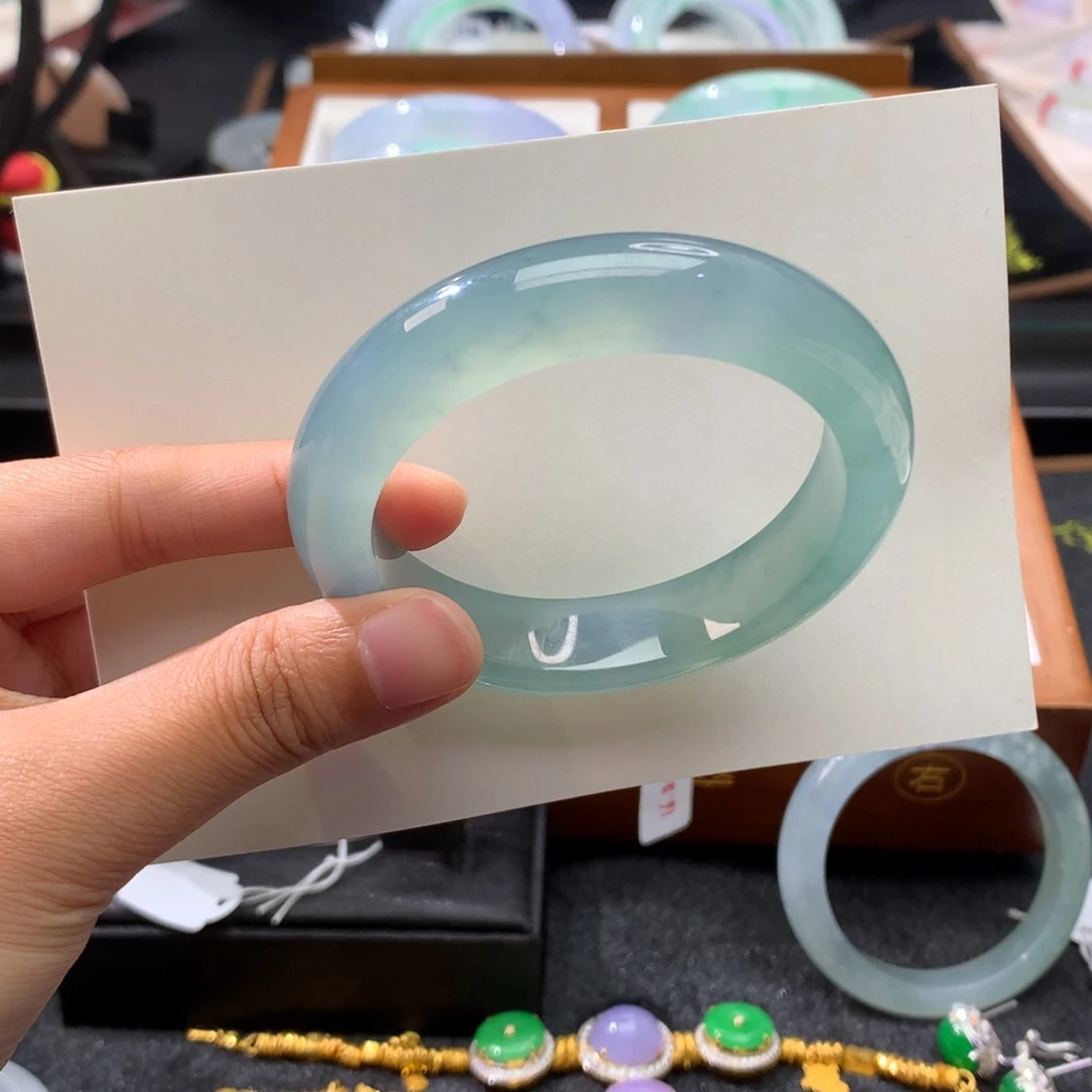 翡翠未镶嵌手镯正圈