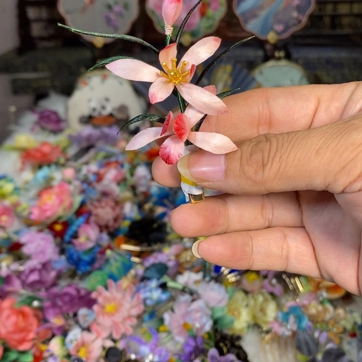 夏***荷刺绣苏州手工制作