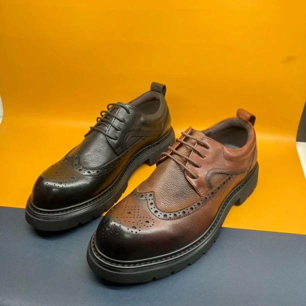 休闲皮鞋雕花打蜡皮系带英伦风2025轻质秋季商务皮鞋