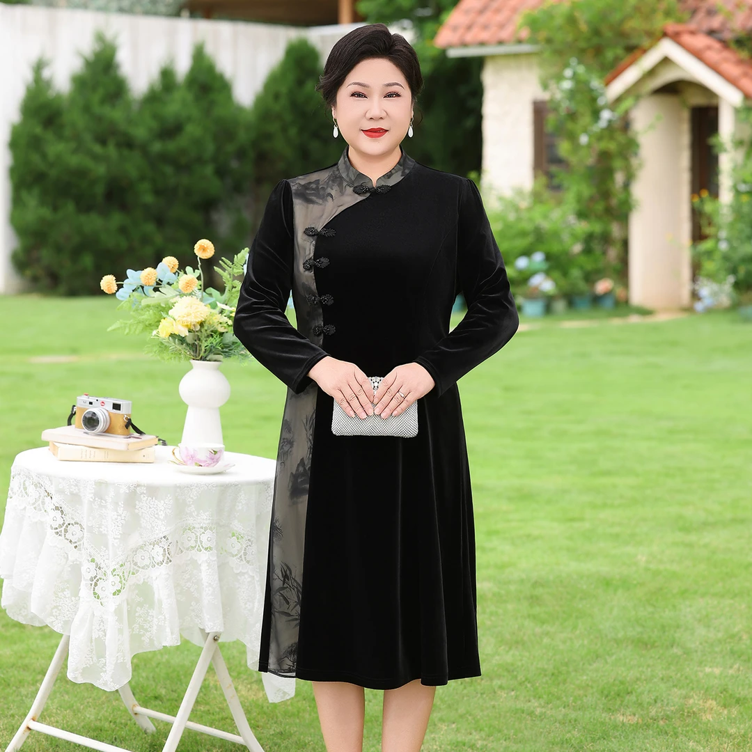 胖妈妈新中式国风连衣裙洋气丝绒高贵拼接款中老年女装高档中长裙