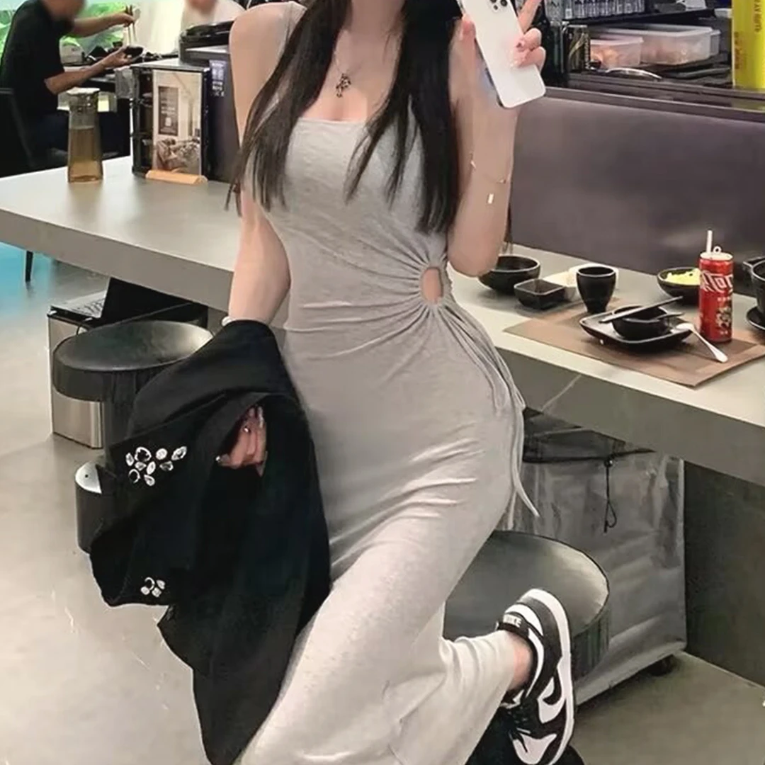 法式纯欲吊带连衣裙子女收腰气质设计感辣妹修身外穿包臀长裙春夏