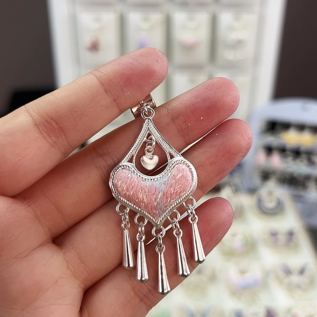 布艺合金爱心吊坠5