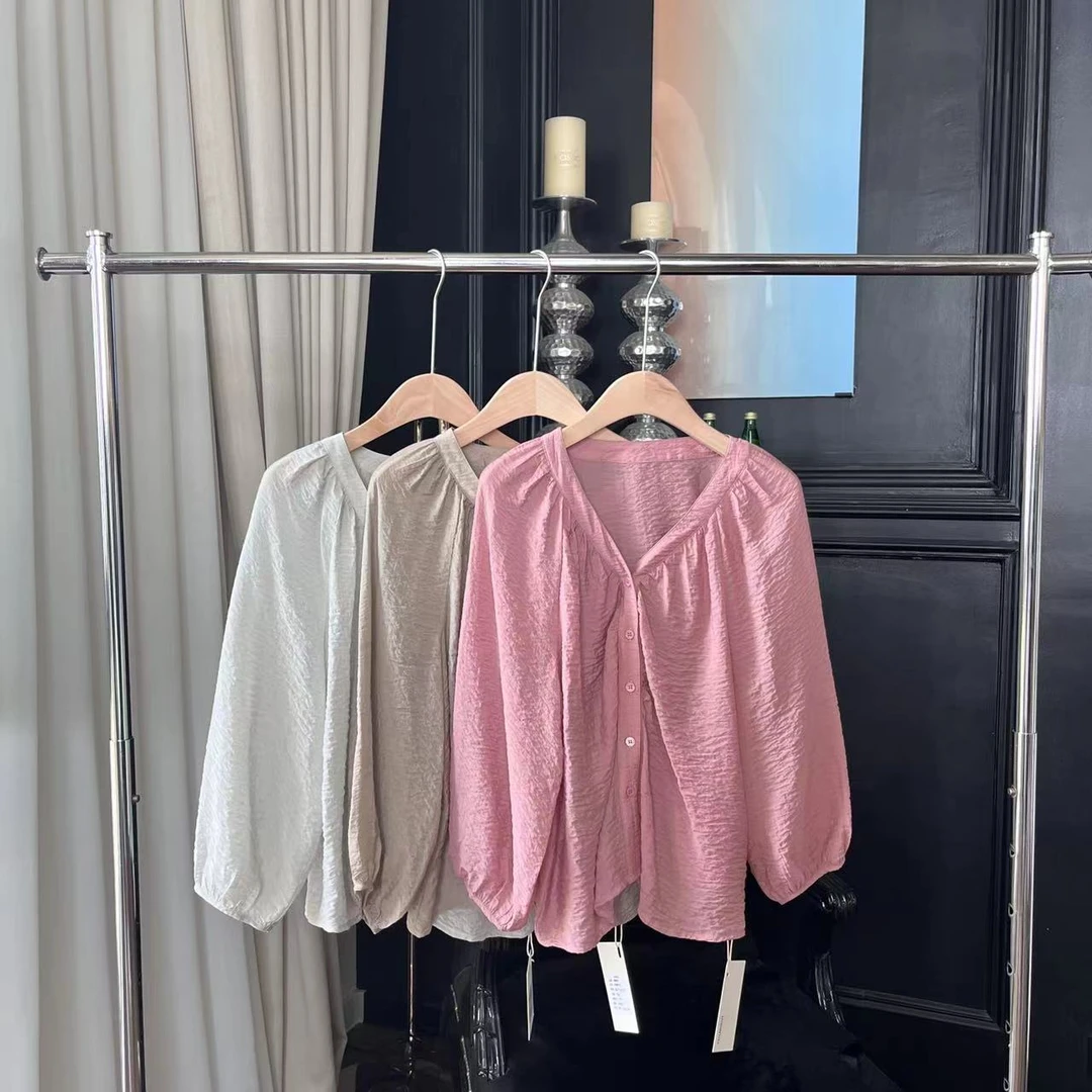 7017三色V领小衫