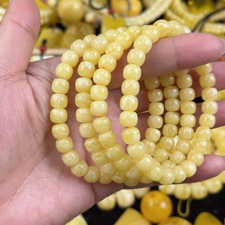 琥珀珠宝奇石未镶嵌琥珀，多样性发其一