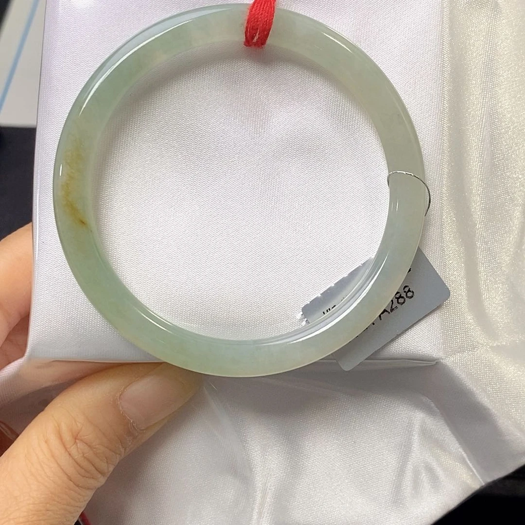 翡翠未镶嵌手镯（圆镯）54.5