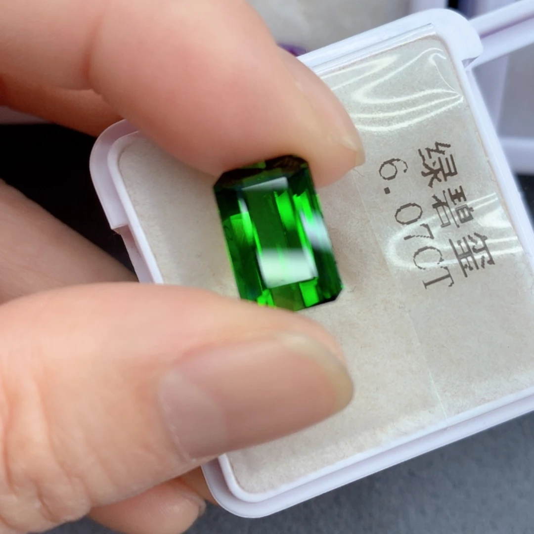 绿色碧玺6.07克拉裸石未镶嵌