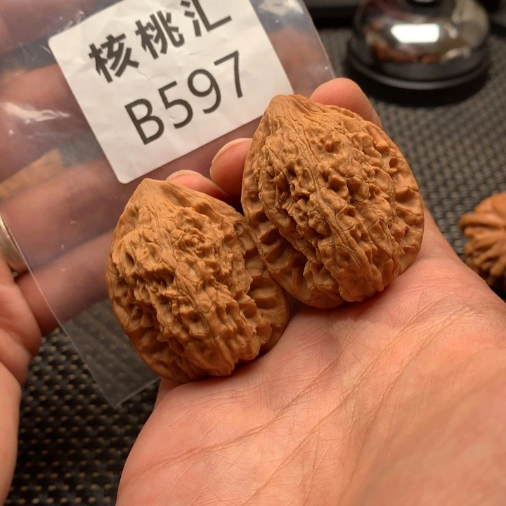 文玩核桃吊坠?***3鸭蛋鸡心