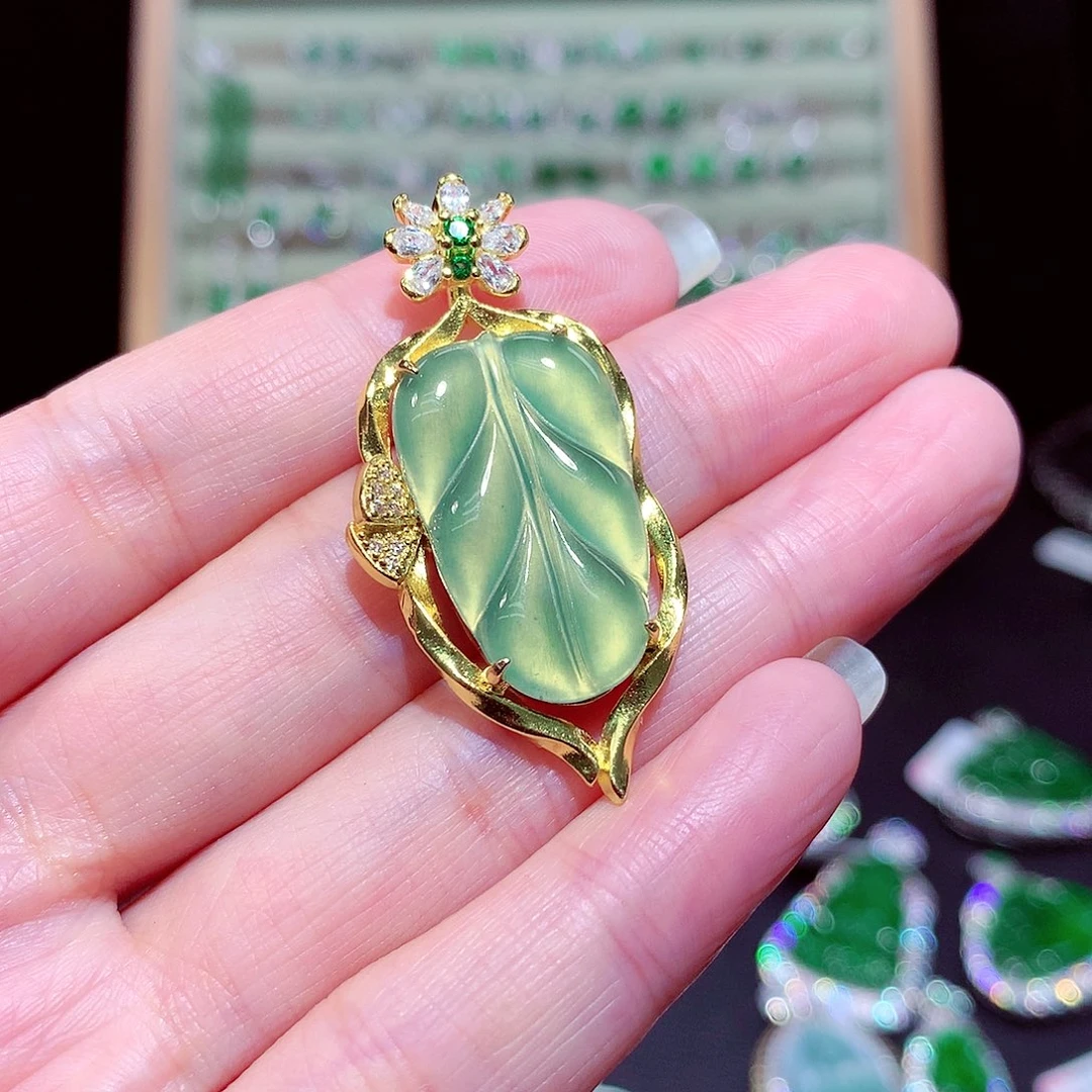 【闪购商品】翡翠吊坠(不含链)未镶嵌