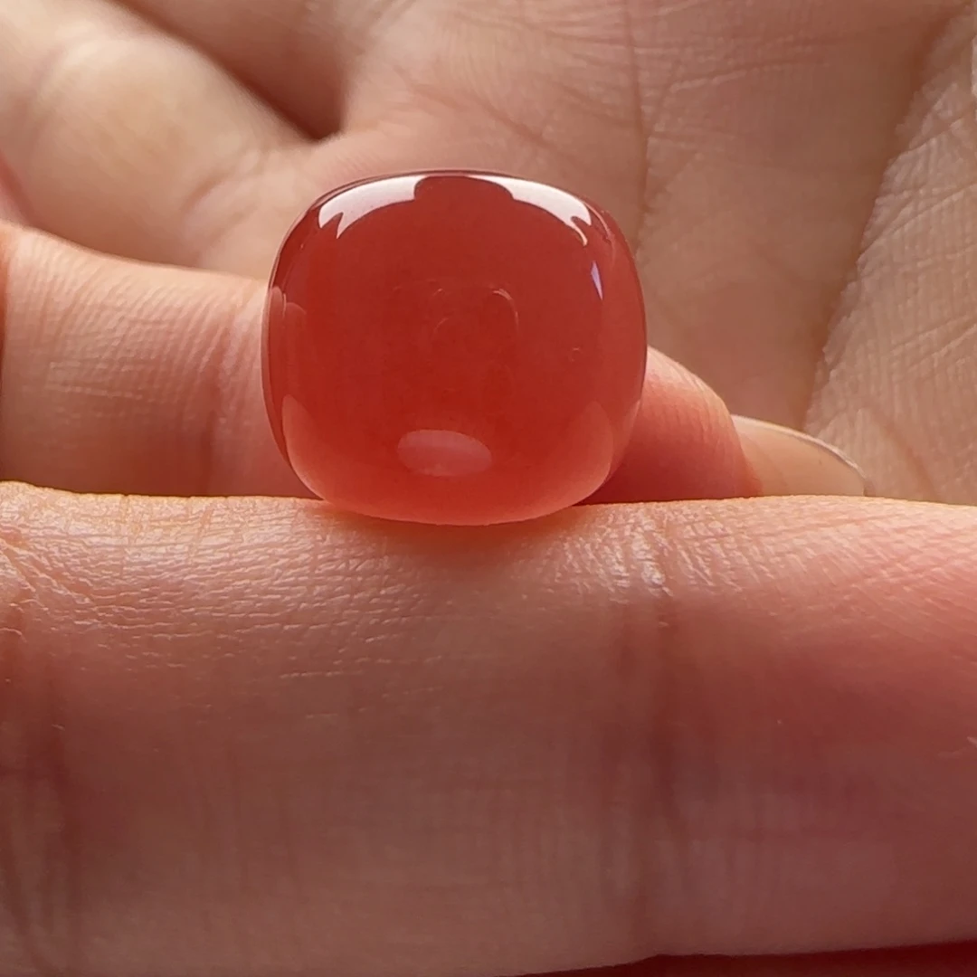 南红玛瑙未镶嵌老型12.6*11.4有皮裂很不明显