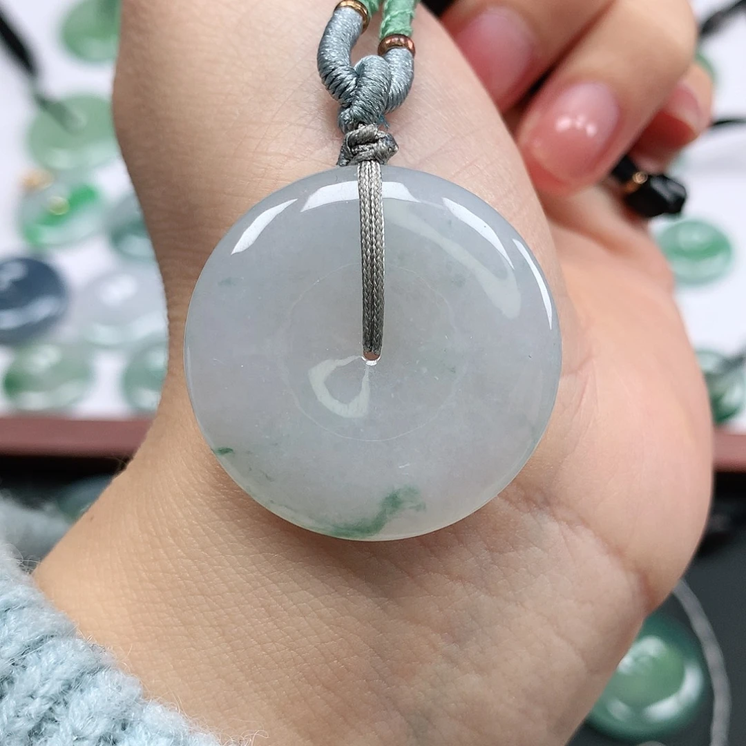 翡翠颈饰未镶嵌平安