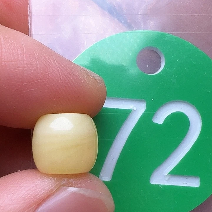 蜜蜡裸石未镶嵌9.5/8.5m m