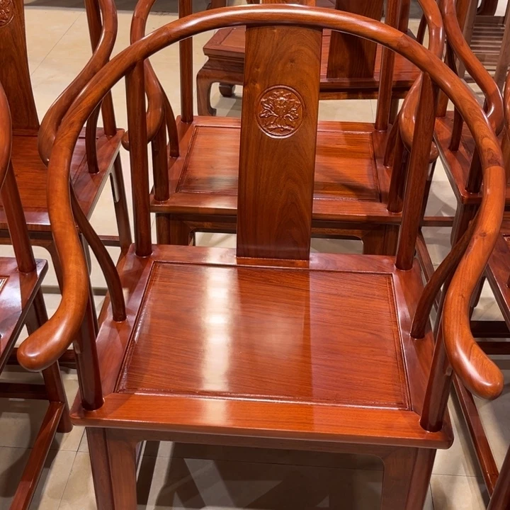 紫檀木类端景台优*刺猬紫檀圈椅