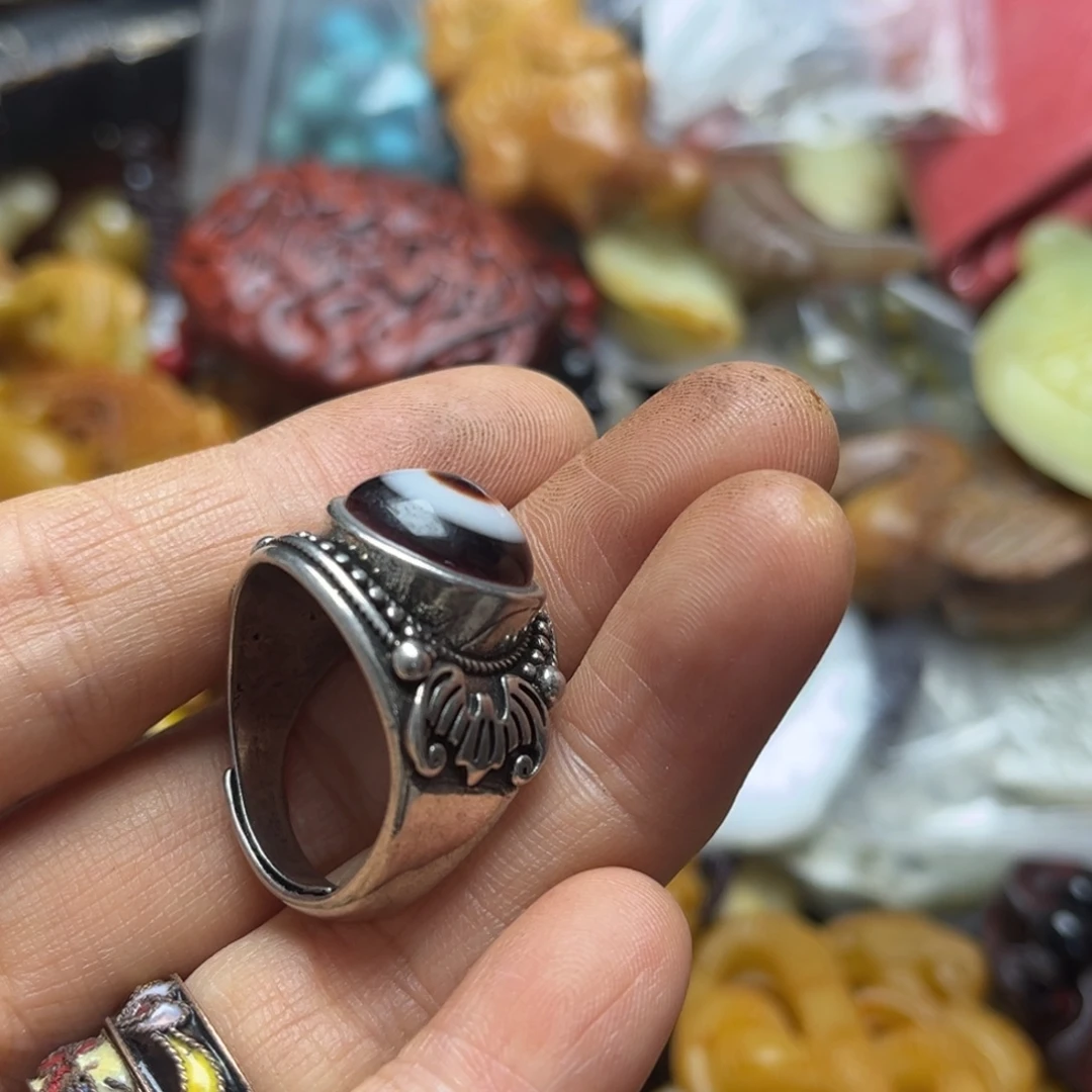 魔***手查罗石合金颈饰摆件一件一拍