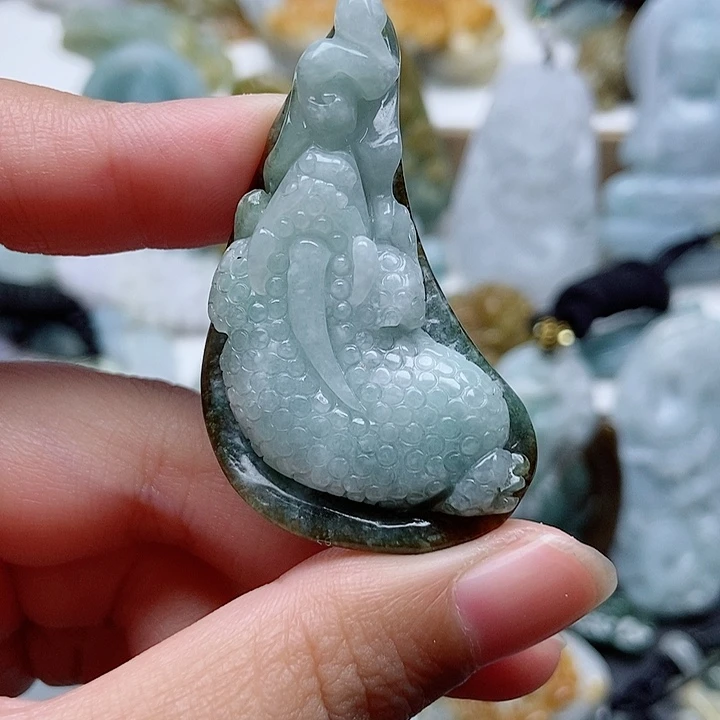 翡翠未镶嵌颈饰翡翠