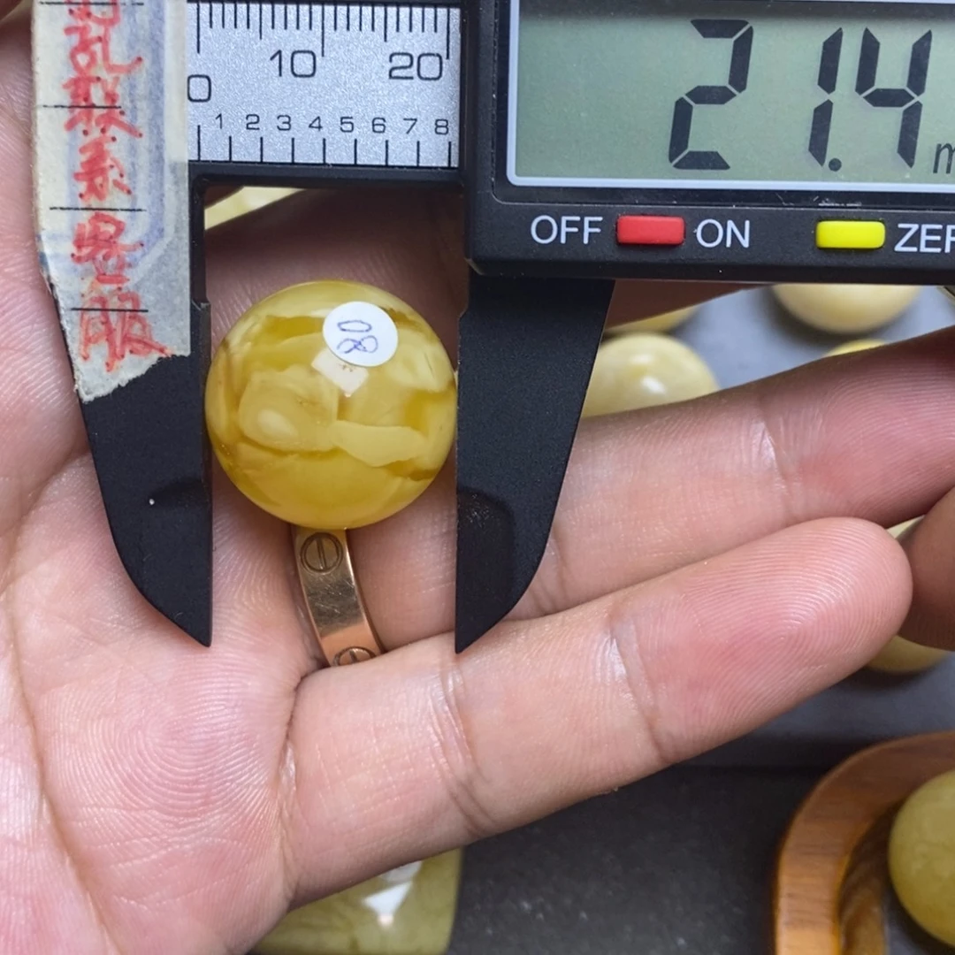 裸石蜜蜡未镶嵌21.4瑕疵圆珠默认直发