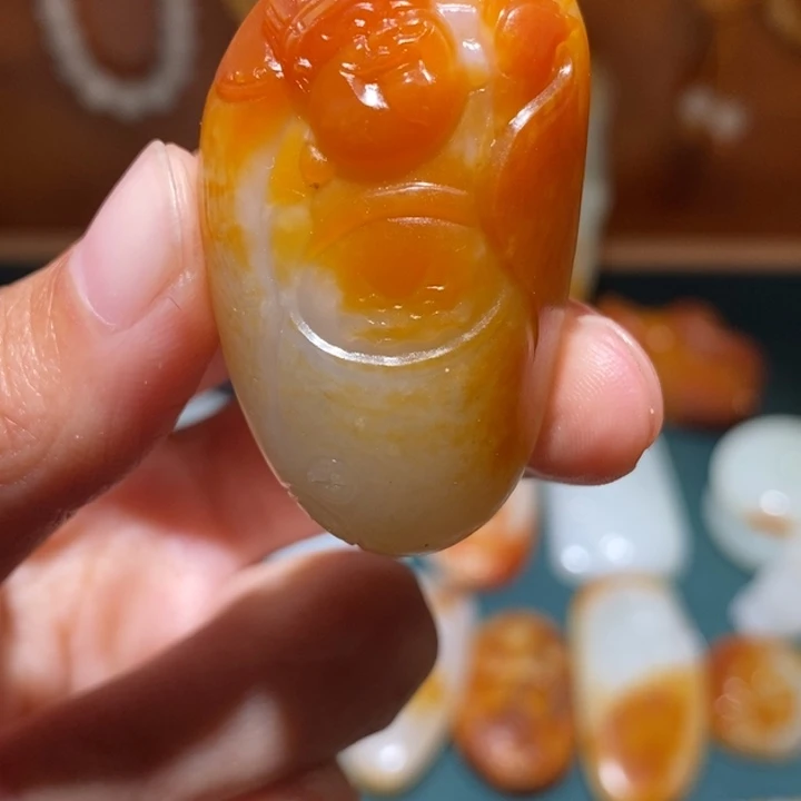 曙***光和田玉未镶嵌颈饰