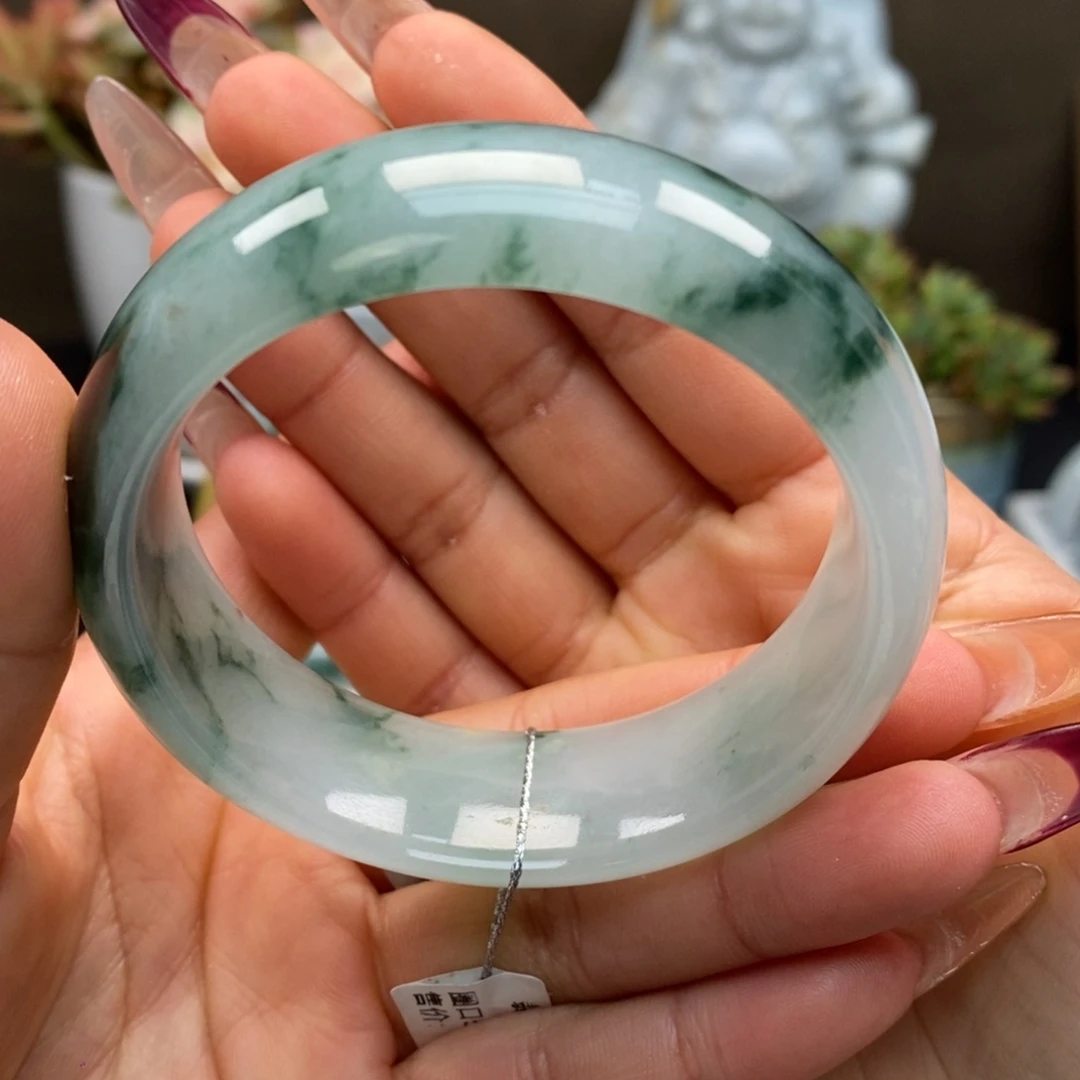 翡翠手镯未镶嵌天然