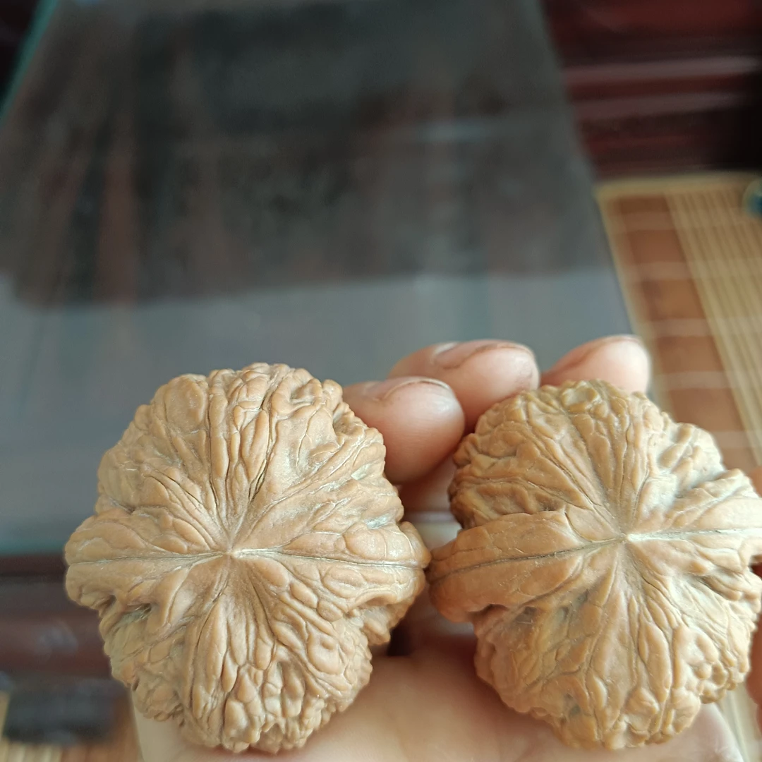 文玩核桃御尊两棱精品对 边41 肚43 高35(全品无修)