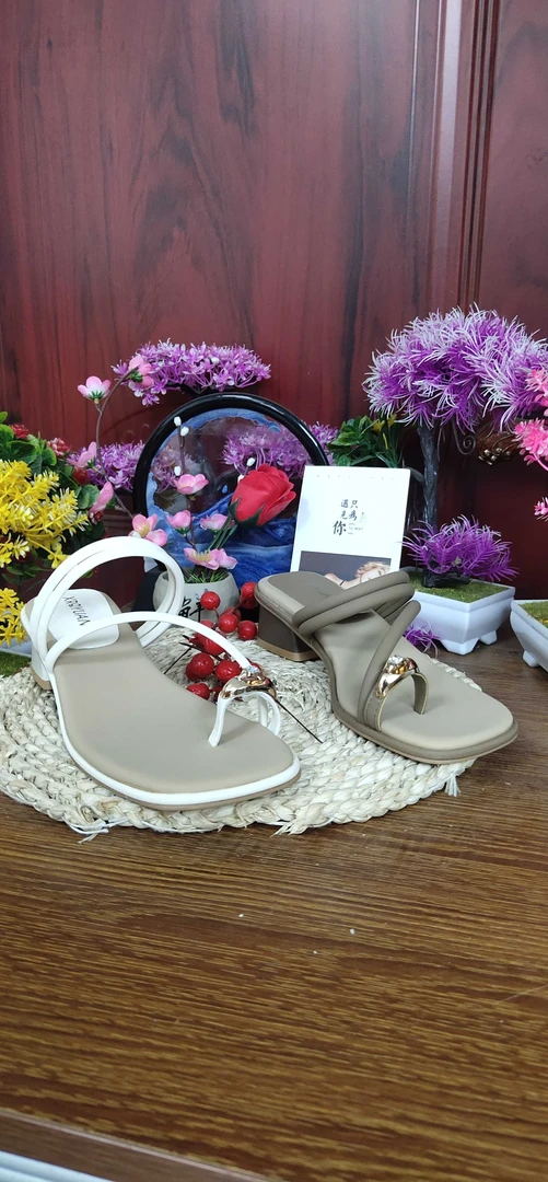 缘缘夏季极简风纯色露趾百搭凉鞋1028 6