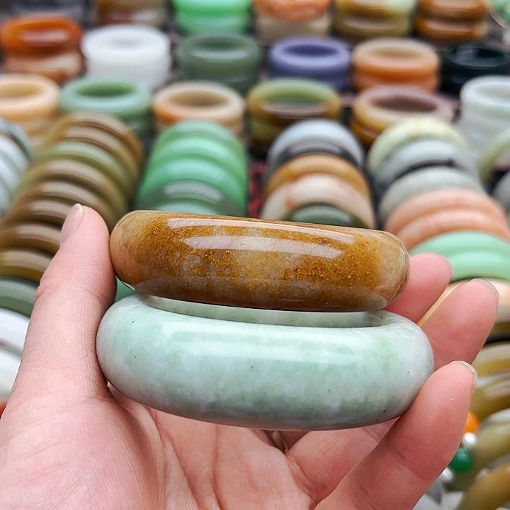 未镶嵌手镯（圆镯）石英质玉