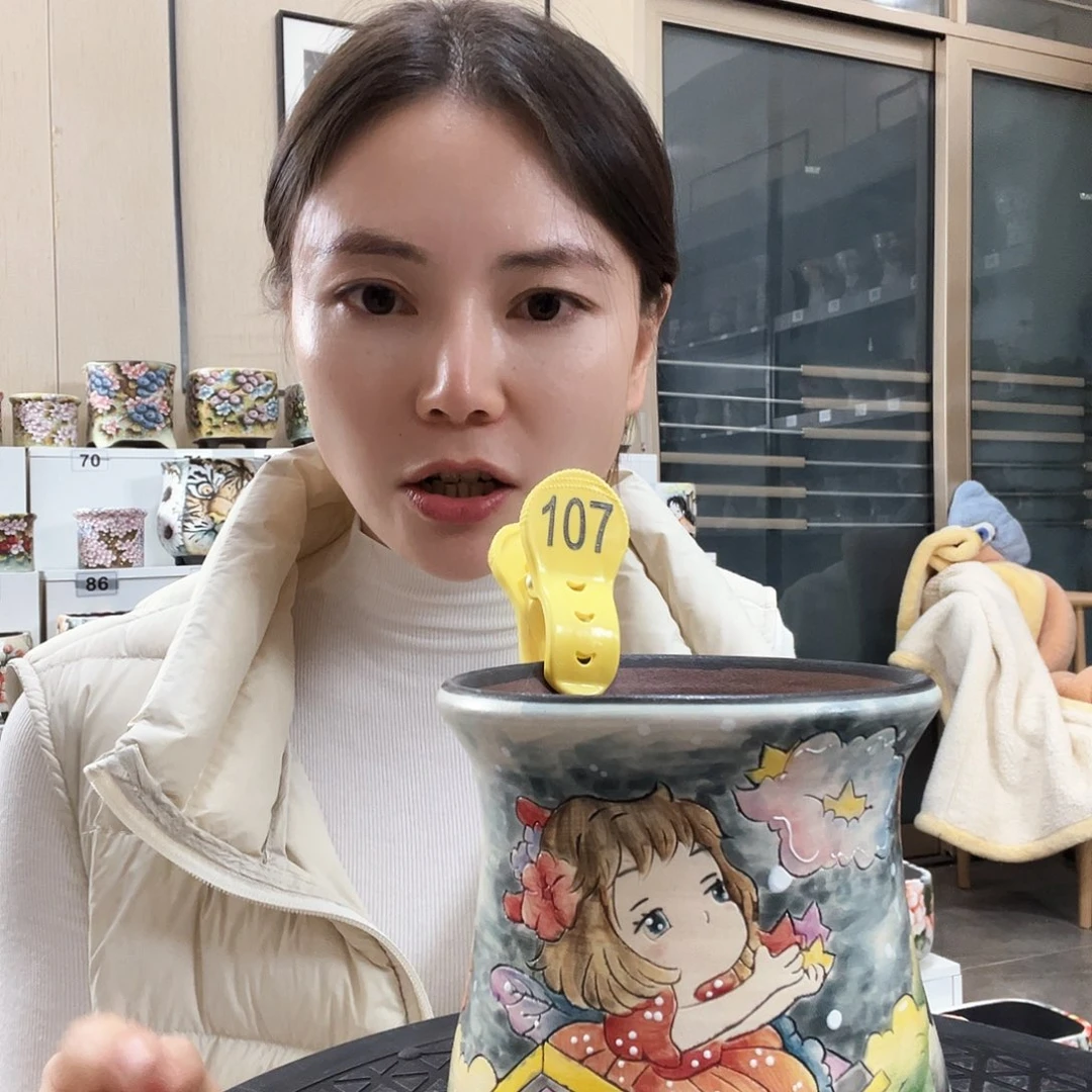 手绘陶瓷花盆口10.5高11.7