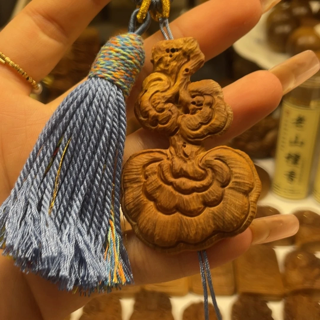 檀香木纯手工灵芝