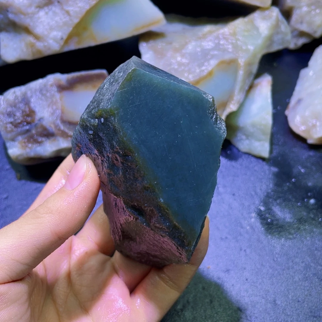 和田玉未镶嵌珠宝半成品