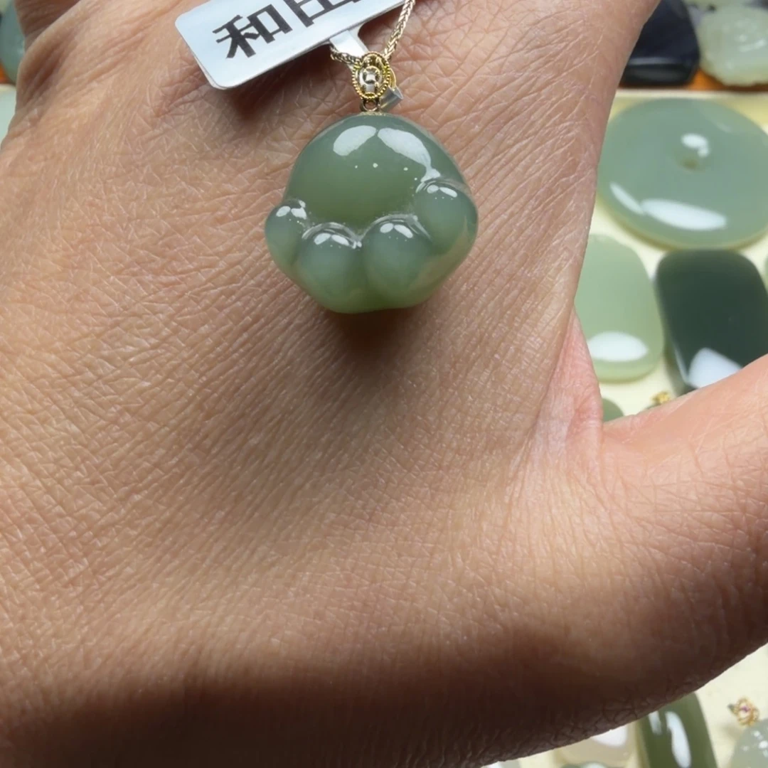 和田玉18K金镶嵌颈饰
