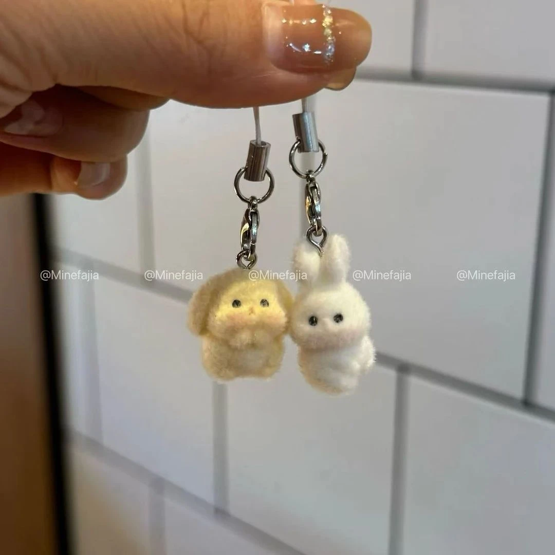 可爱动物气呼呼小兔钥匙扣植绒汽车挂件手机链包包挂饰送朋友礼物