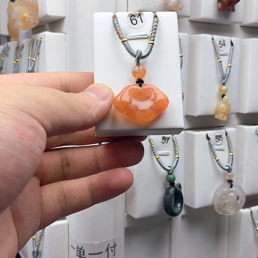 石英质玉吊坠(赠链)未镶嵌水*