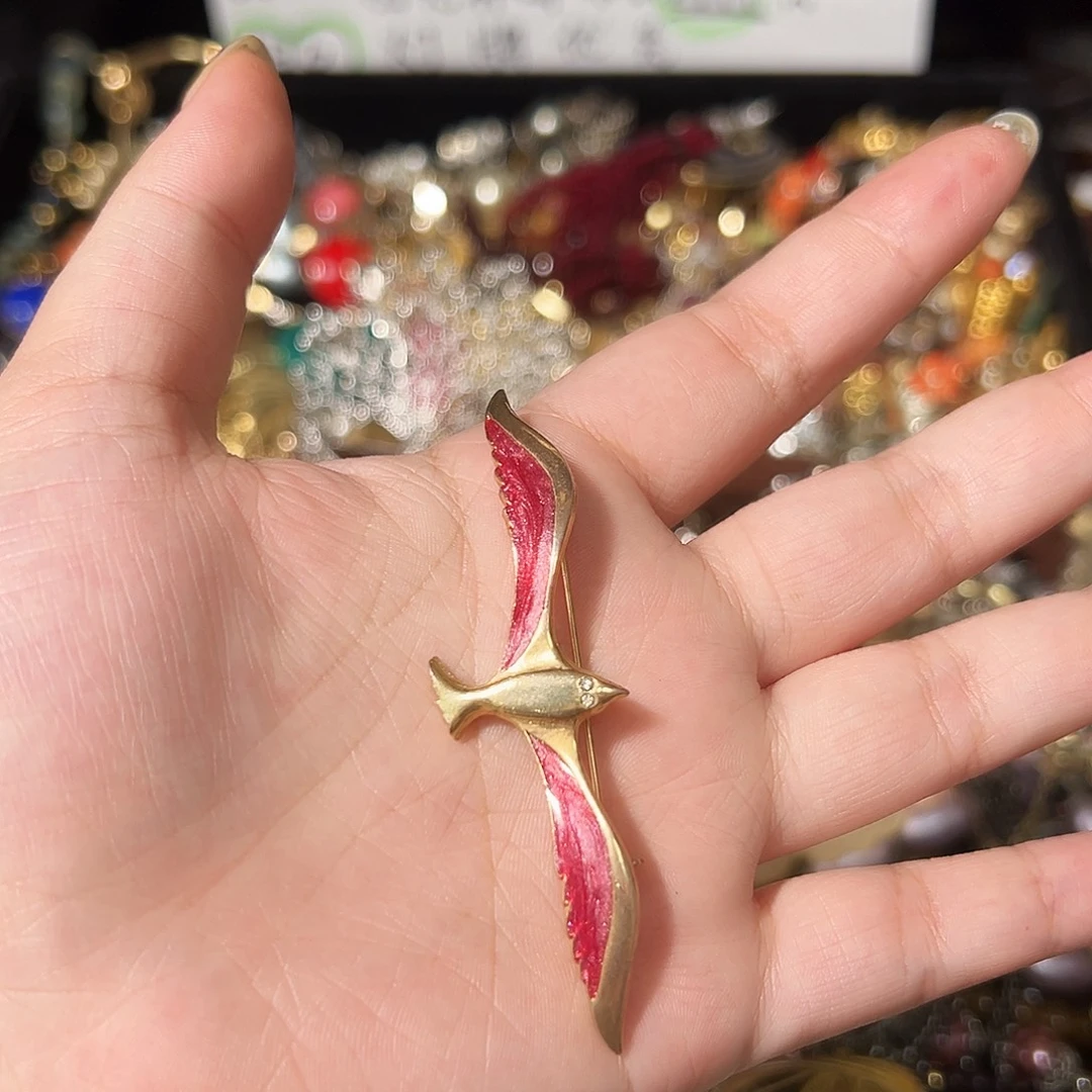 纯铜合成碳硅石胸针 不退换