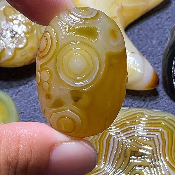 玛瑙/玉髓未镶嵌珠宝奇石