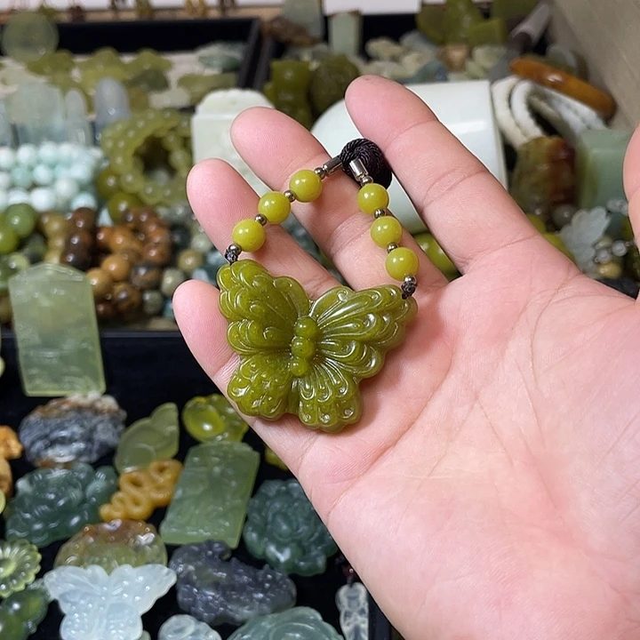 未镶嵌蛇纹石玉颈饰