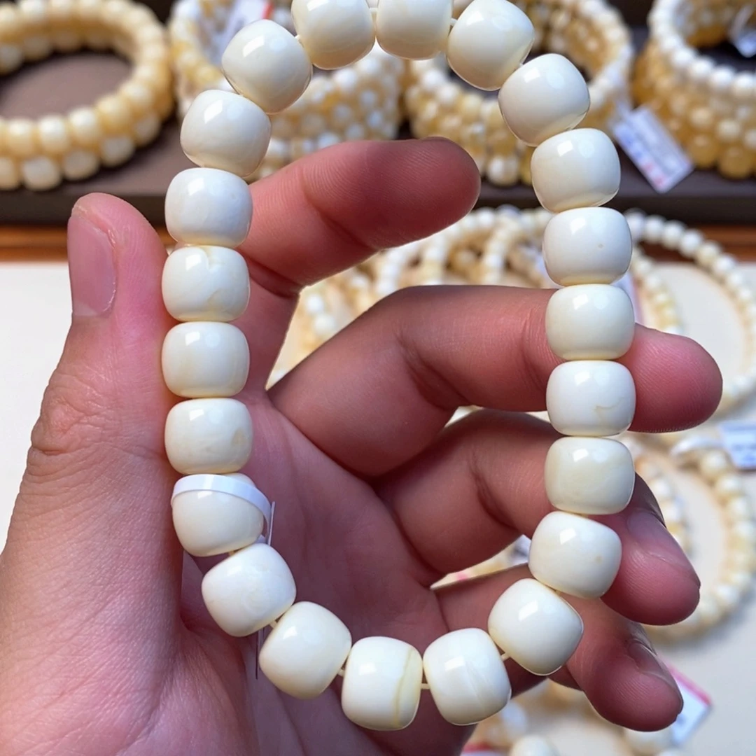 未镶嵌琥珀珠宝奇石10.6mm