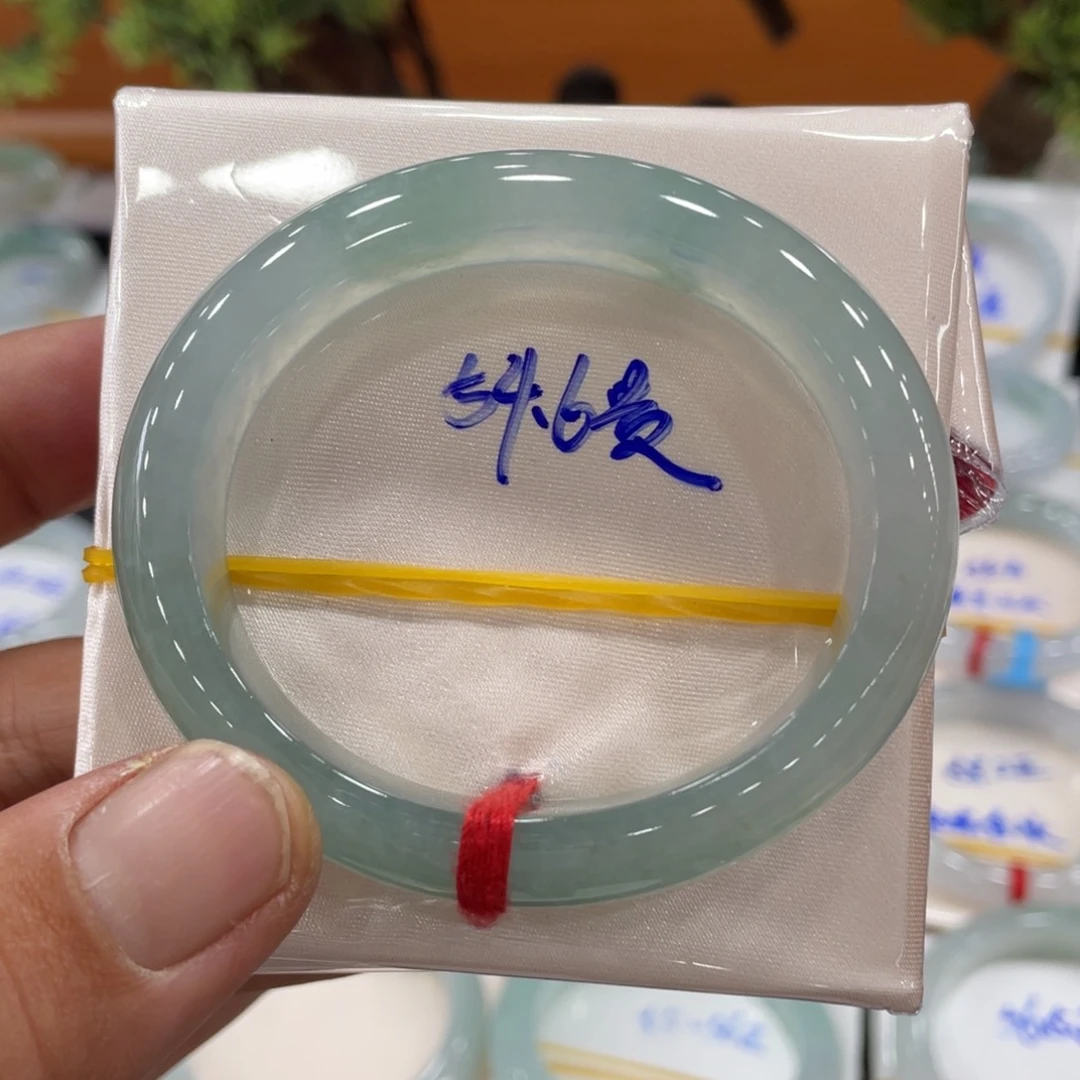 未镶嵌手镯翡翠缅甸