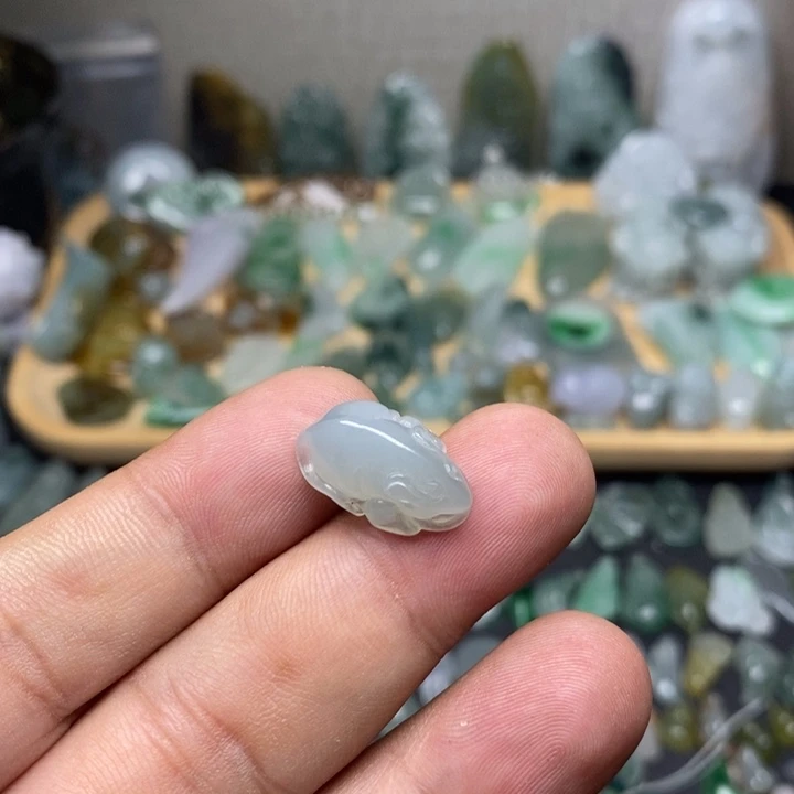 颈饰未镶嵌翡翠老鼠