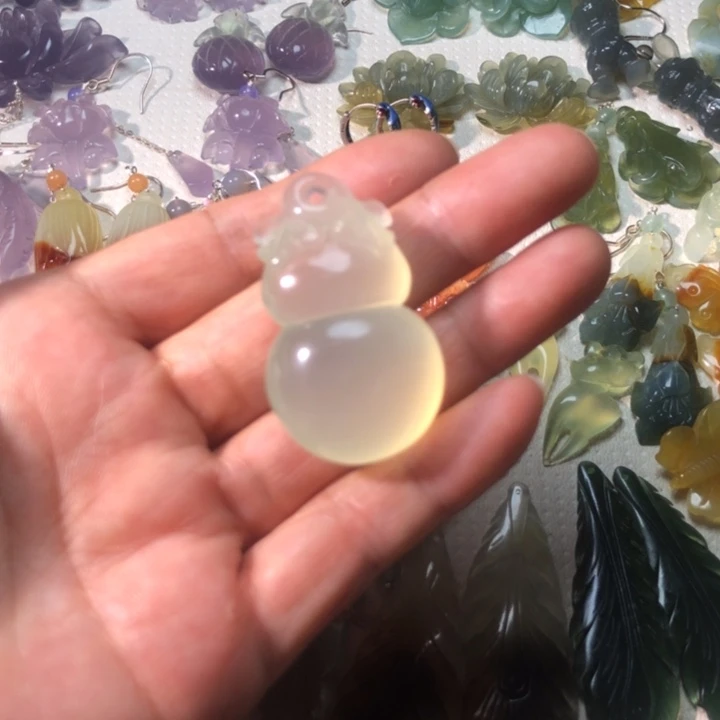 蛇纹石玉未镶嵌耳坠挂件