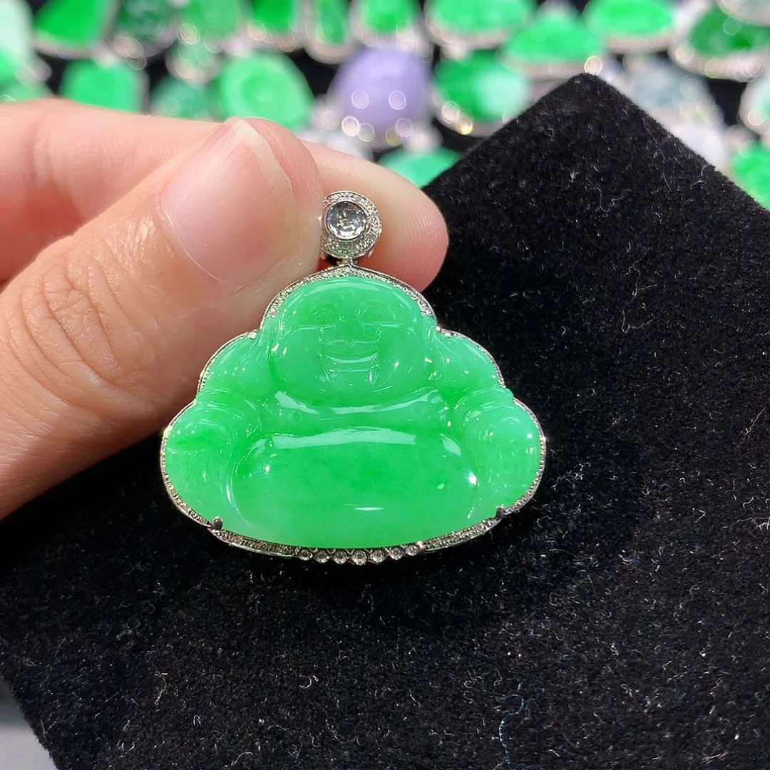 翡翠18K金镶嵌颈饰